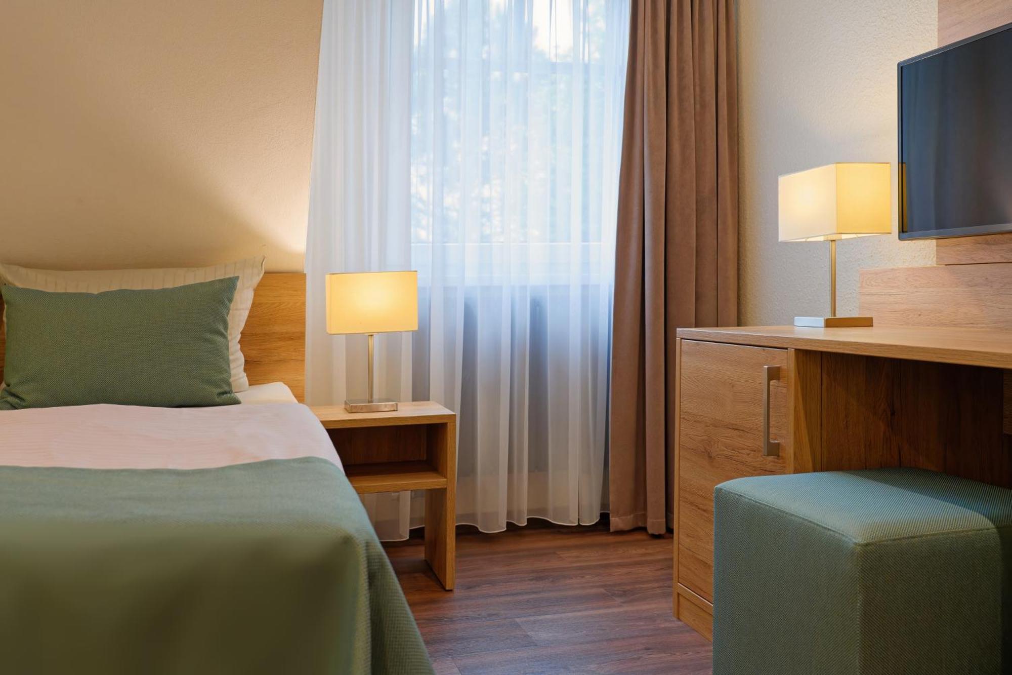 Hotel Schluister Park Carolinensiel Extérieur photo